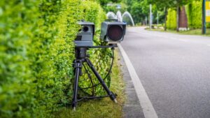 Automobilist krijgt €1.000 boete voor 7 km/u te hard rijden