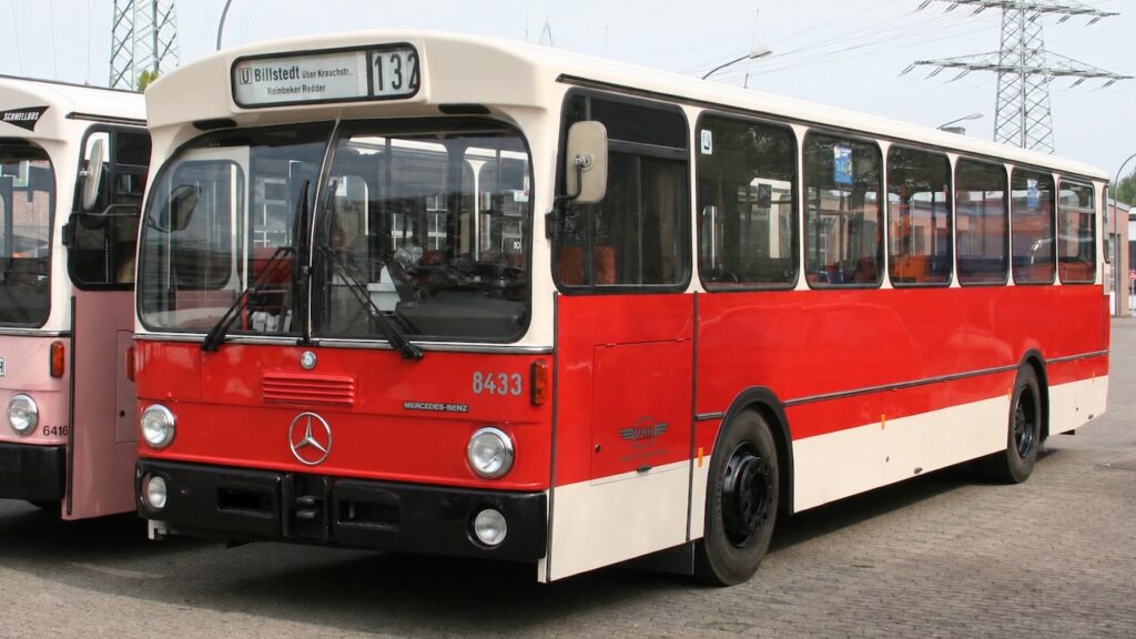 Antieke bus wordt weer in gebruik genomen en gaat diensten rijden