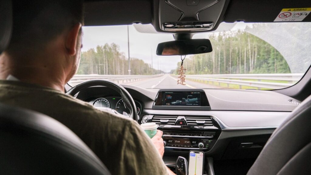 Veel automobilisten maken deze fout op de snelweg: het levert amper tijdwinst