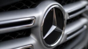 Mercedes-Benz roept duizenden auto’s terug: loszittende wielbouten