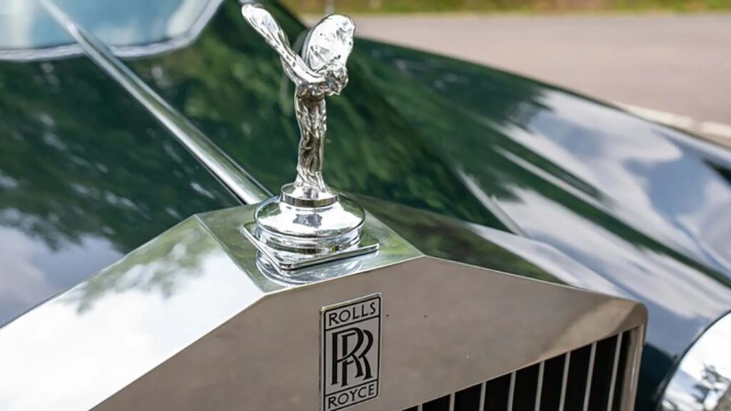 10-jarige jongen vond een Rolls-Royce uit 1920