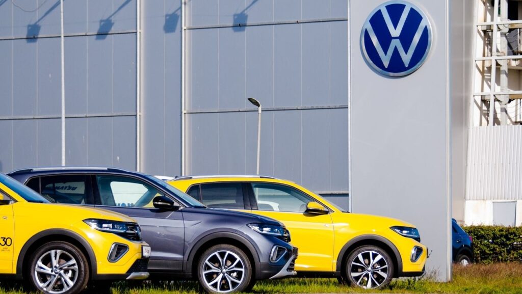 Volkswagen is er nu echt klaar mee: ‘Benzineauto’s zijn net als paarden’ 