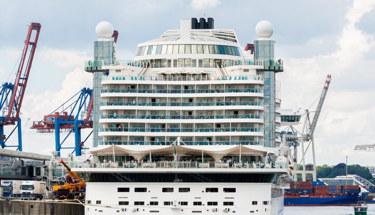 Problemen op groot cruiseschip: Passagiers wilden van boord, maar toen veranderde de kapitein van koers