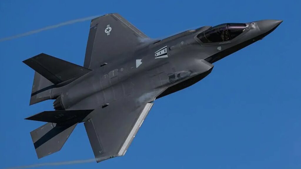 Gevechtspiloot vloog met vier van de krachtigste VS-gevechtsvliegtuigen: ‘De F-35 is niet de beste’