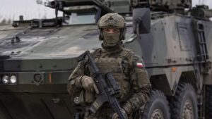 Het Poolse leger verlaat zijn bases en waarschuwt de bevolking
