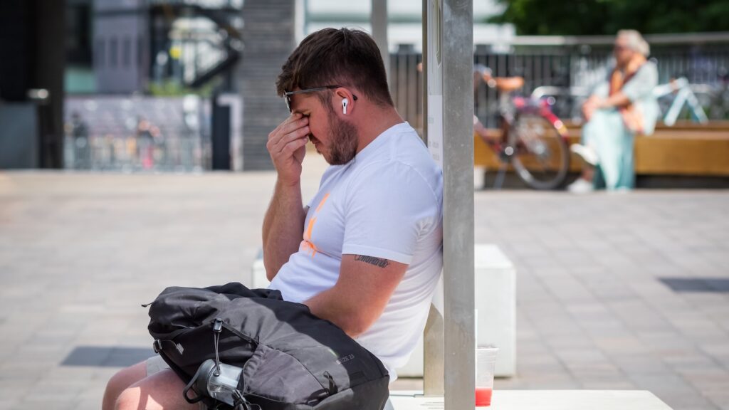Hoogste temperatuur in 112 jaar: stad deelt 1.400 hittearmbanden uit aan buitenwerkers