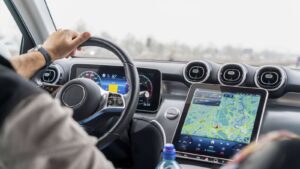 Vanwege horloge om de pols: toerist betaalt 350 euro en verliest rijbewijs