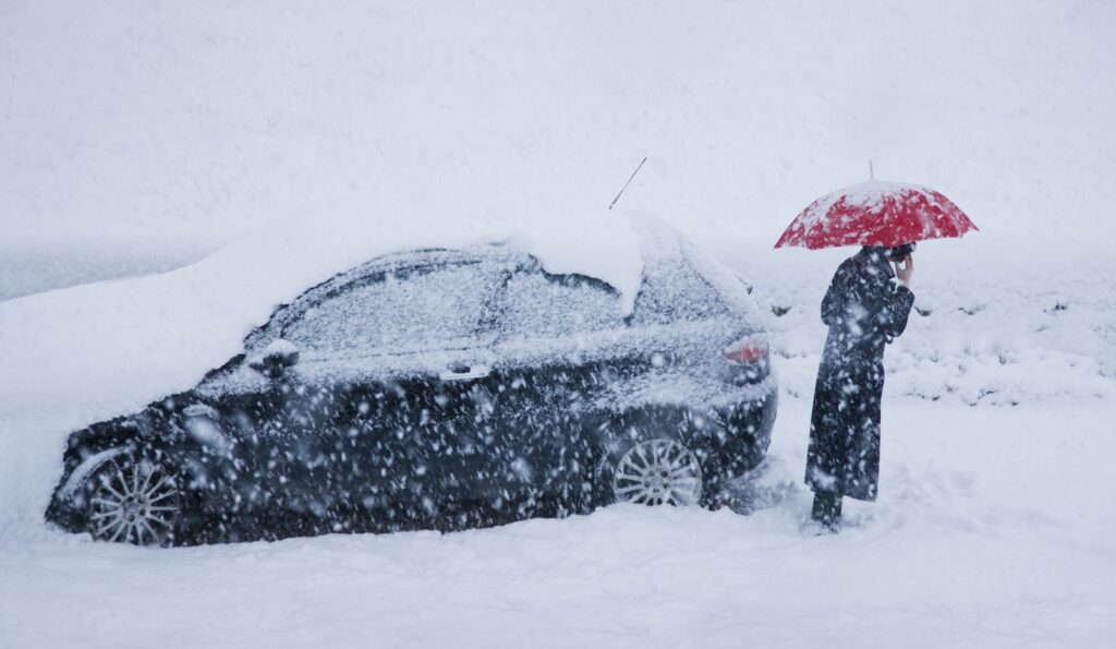 Meer dan 3 meter sneeuw in 72 uur: skigebied volledig ingesneeuwd