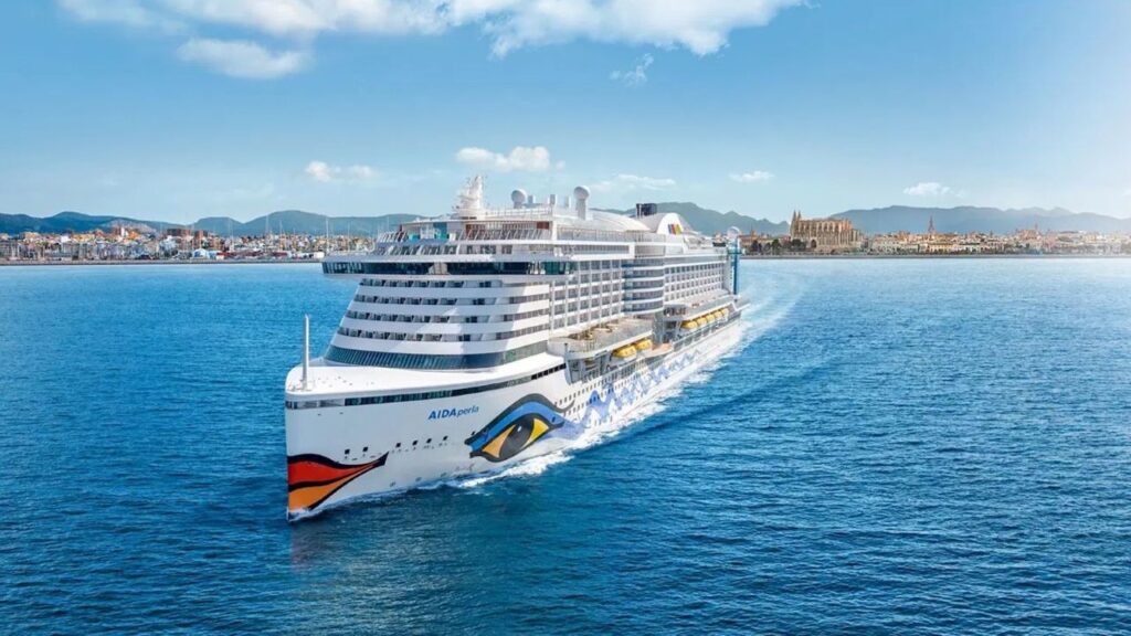 Hoeveel werknemers op cruiseschepen echt verdienen, van kapiteins tot schoonmaakpersoneel