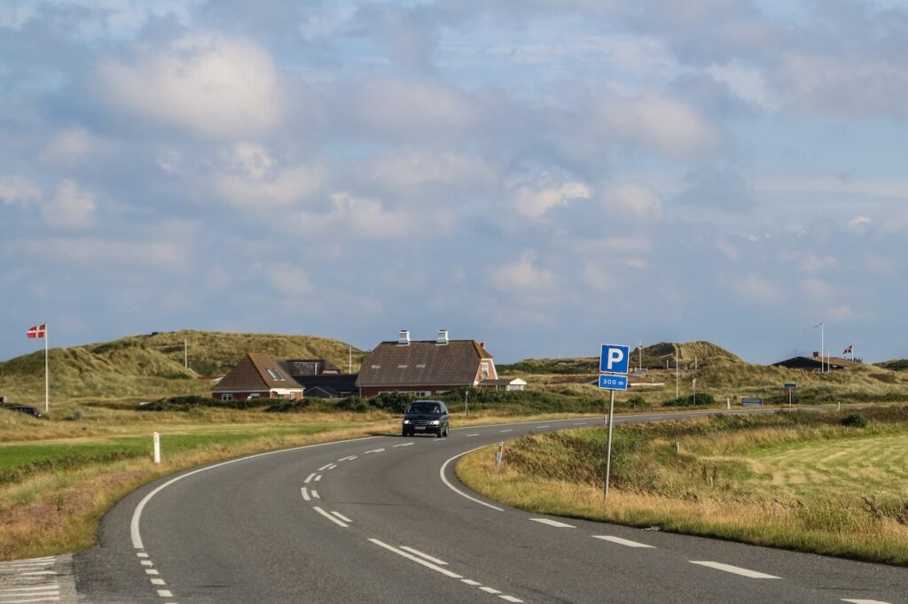 Veel automobilisten kennen deze regel niet: boete van €335 en mogelijk rijbewijs kwijt