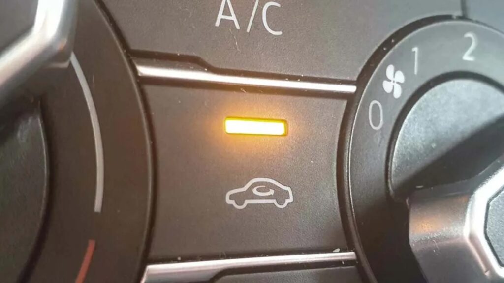 De vergeten knop: zorgt voor koelere auto tijdens de hittegolf
