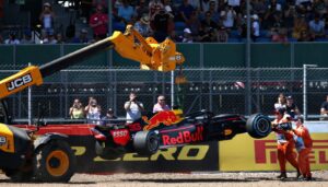 Red Bull reageert op Verstappens crashes: ‘We hebben hem weer verwijderd’