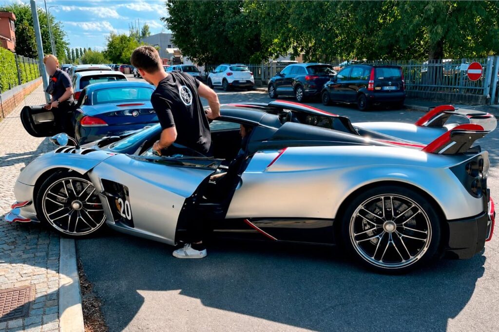 Pagani Huayra van 5 miljoen euro heeft in vier jaar tijd 118.000 kilometer gereden: eigenaar gebruikt hem als dagelijkse auto