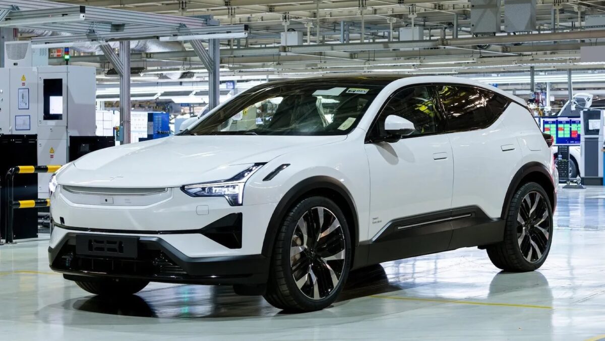 Groot automerk in de problemen: Alle Chinese technologie moet eruit