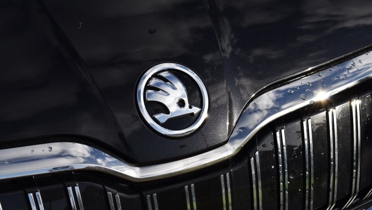 Skoda motor logo