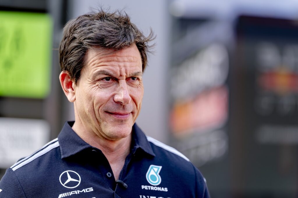 Toto Wolff haalt hard uit naar F1-rivalen na Hongaarse GP: ‘Teletubbies engineers’