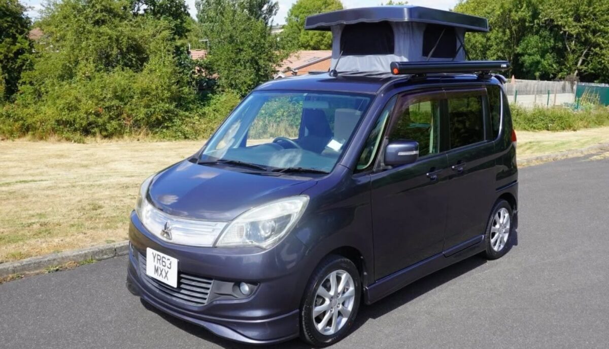 Microcamper voor minder dan 25.000 euro: Deze 3,71 meter lange Mitsubishi heeft zelfs douche en toilet