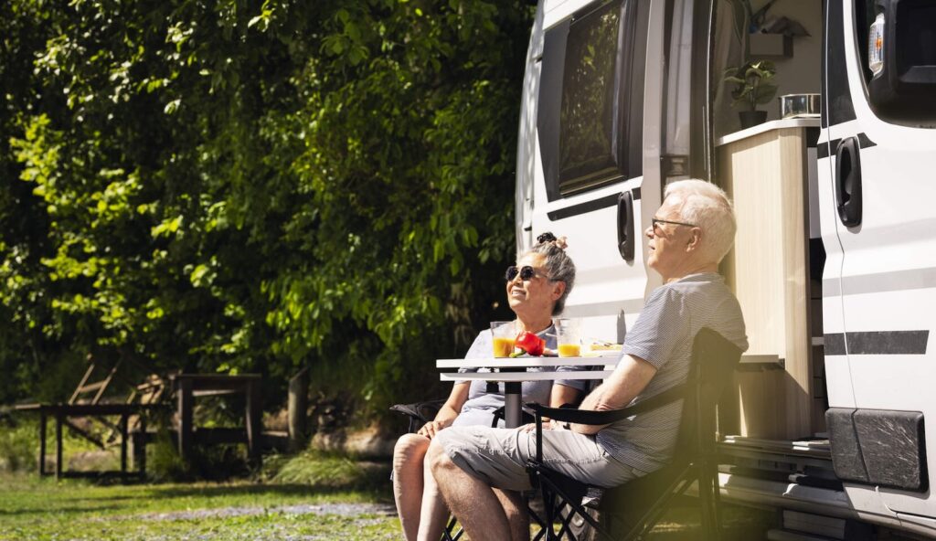 Fernando en Anna wonen in camper van 7 meter: ‘We zijn gepensioneerd en ons pensioen is bescheiden, we hebben gespaard’