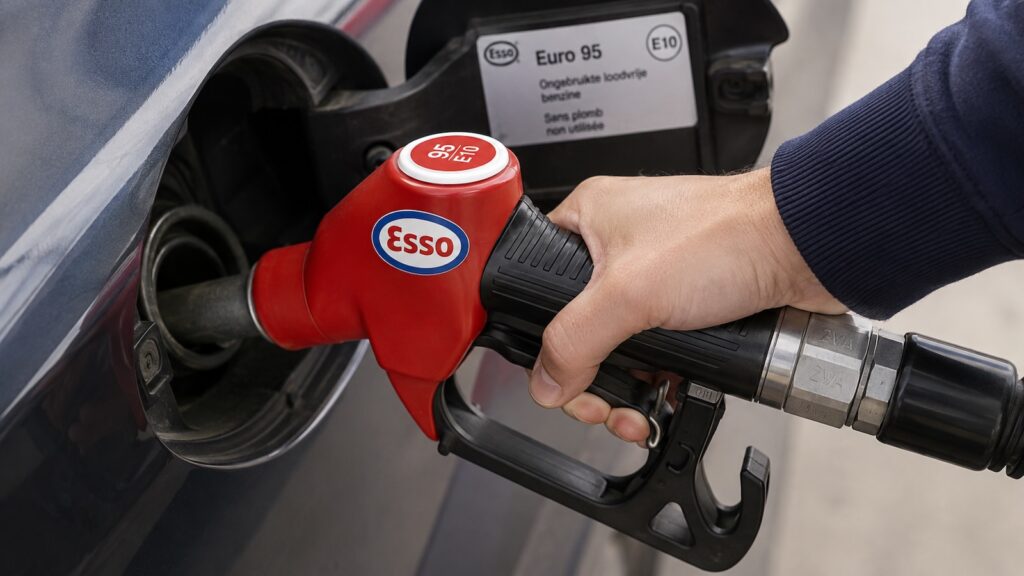 Code rood voor automobilisten: Binnenkort raakt het iedereen die zijn auto voltankt