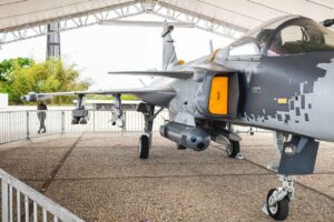 Saab laat nieuwe straaljager los: Gripen F maakt eerste vlucht