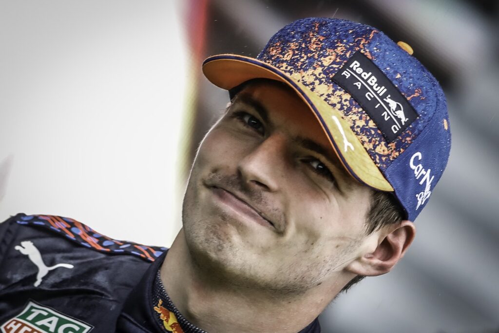 Max Verstappens contract onder de loep: Hoeveel is zijn nieuwe Red Bull-deal per seconde waard