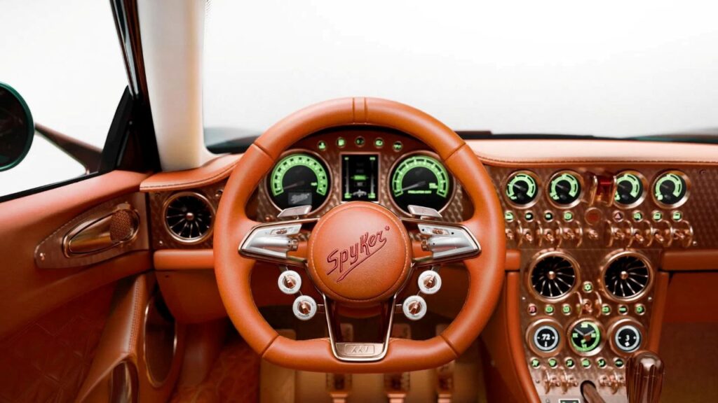 Nederlandse supercar heeft 800 pk, een handbak en geen enkel scherm