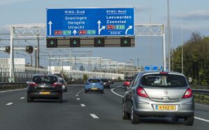 Nederland wil automobilisten verbieden auto te rijden