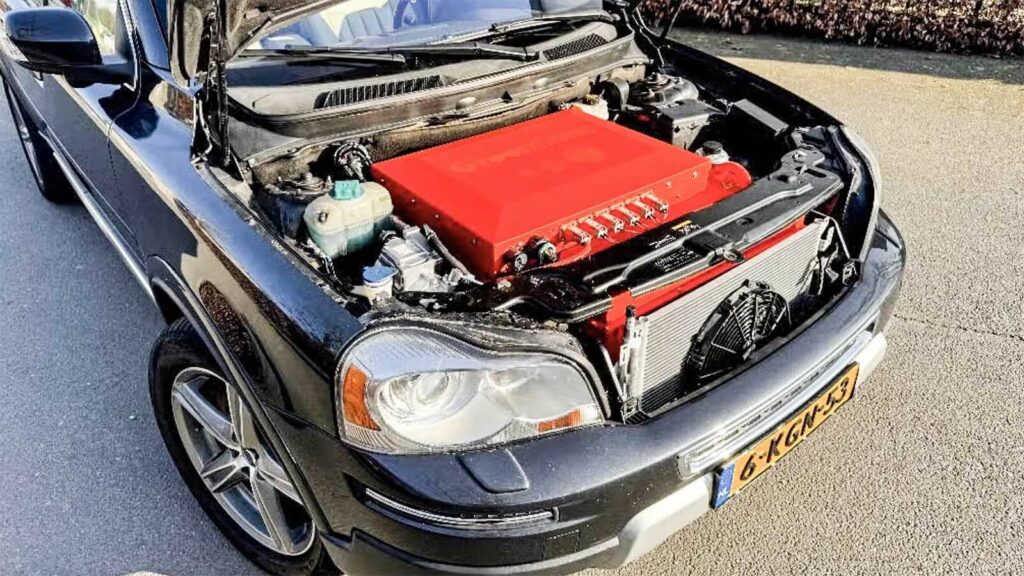 16 jaar oude Volvo omgebouwd tot elektrische auto: Nu staat hij te koop op Marktplaats