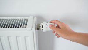 Stand 3 is niet ‘een beetje aan’: waarom je verwarming ’s nachts al stiekem aanslaat