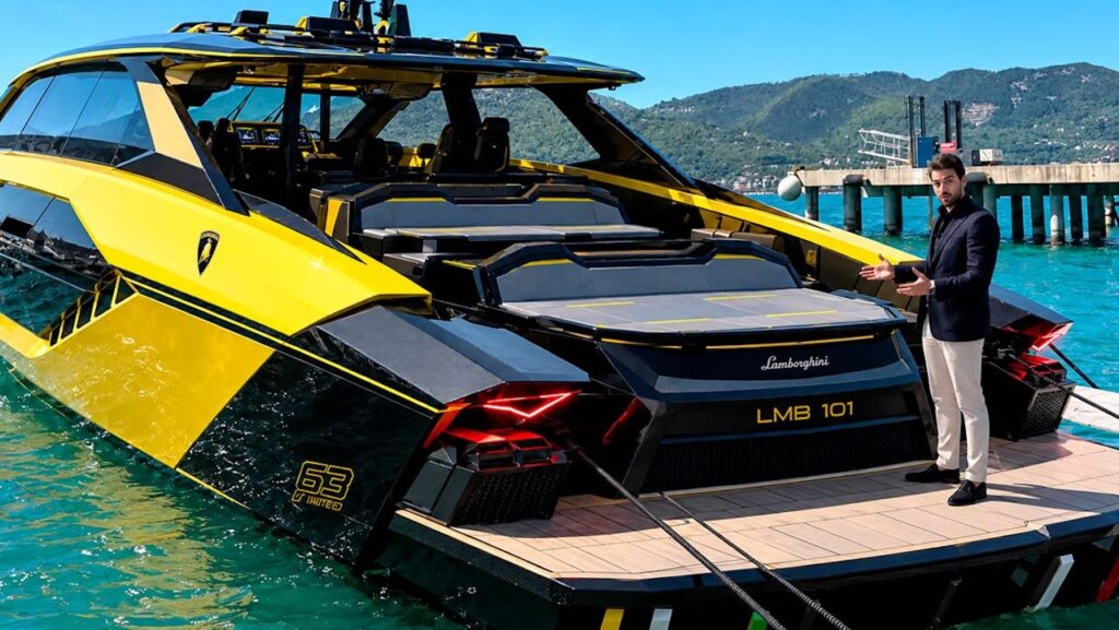 Hij verkoopt deze nieuwe Lamborghini-boot voor 15 miljoen euro, uitgerust met drie 16-cilindermotoren die een vermogen van meer dan 7.000 pk leveren