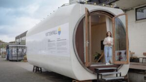 Van tiny houses tot ski’s: Zweeds concern geeft oude windturbines creatieve nieuwe bestemming