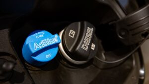 Test met negen soorten AdBlue: duurste merk blijkt niet het best bestand tegen vorst