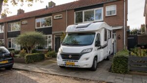 Nederlandse camperbezitter gaat zeven maanden op reis en krijgt een boete voor de wegenbelasting