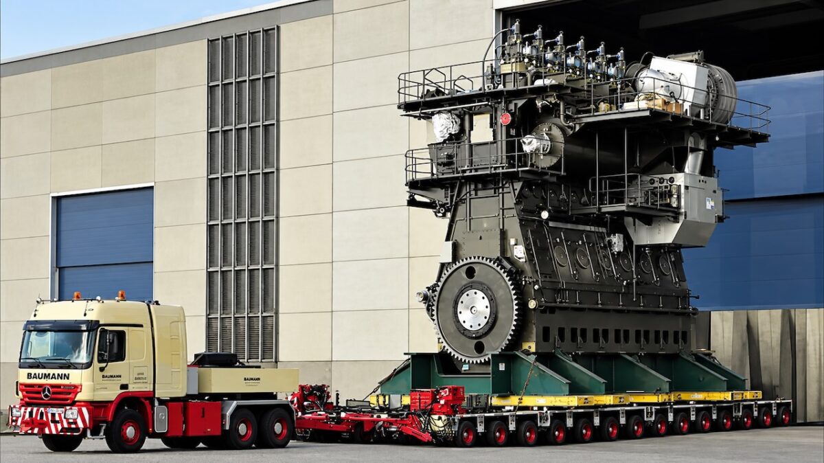 Deze motor is zo groot als een flatgebouw en verbruikt 250 ton brandstof per dag