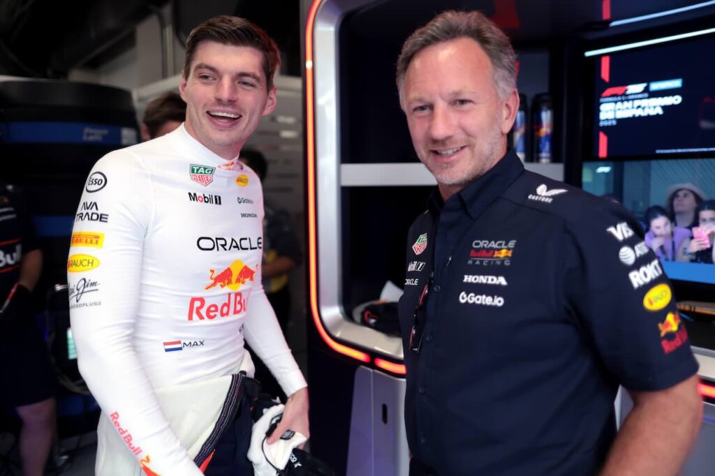 Max Verstappen geeft haarscherpe recensie van boek van Christian Horner