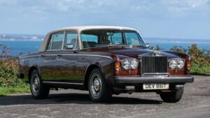 Oasis-fans opgelet: Noel Gallaghers klassieke Rolls-Royce is straks te koop