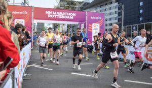 Man liep marathon tijdens zijn ziekteverlof: Werkgever moet hem nu 60.000 euro betalen
