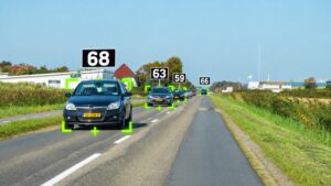 Hardrijders opgelet: politie flitst tegenliggers vanuit een rijdende auto