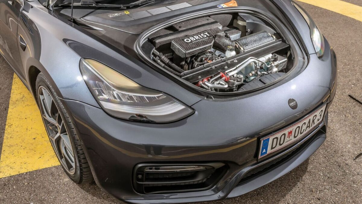 Tesla met benzinemotor Obrist
