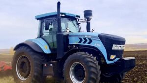 Russische hybride tractor KAT wint goud op de Agrosalon